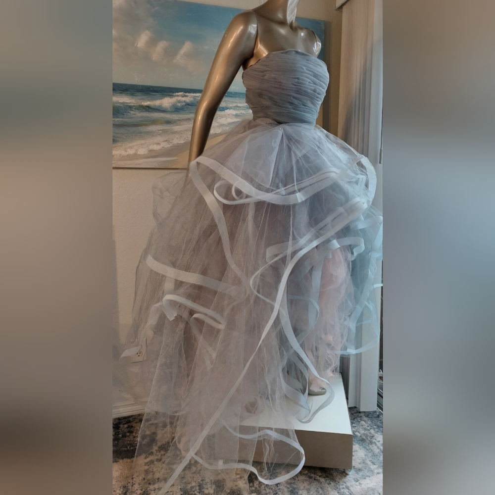□$12,990 OSCAR DE LA RENTA CLOUD BLUE TULLE RUNWAY GOWN US 2 S - Picture 7 of 16